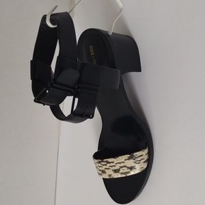 Pour la Victoire Dagney double buckle blk city sandals,7 .